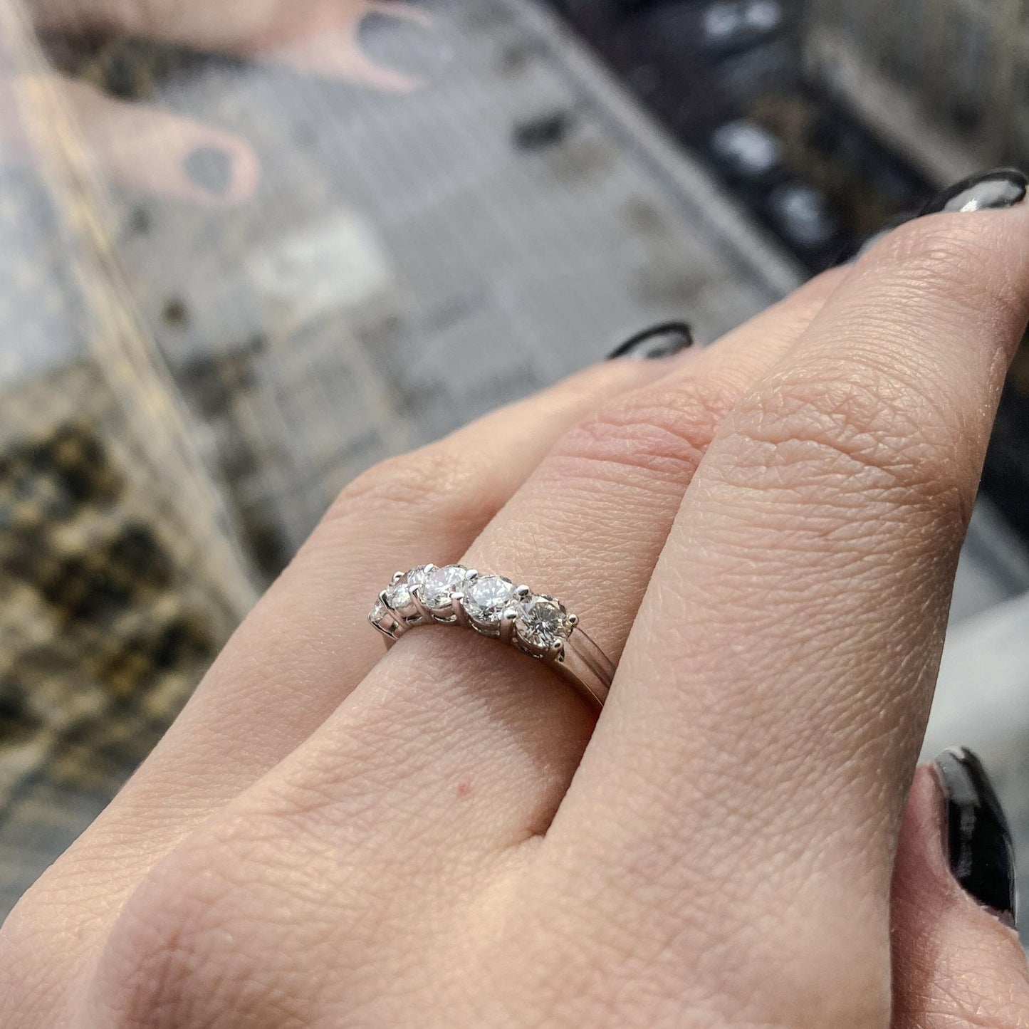 1.00 cttw Diamond Band Ring in 18K White Gold 6.5 US 3.3g