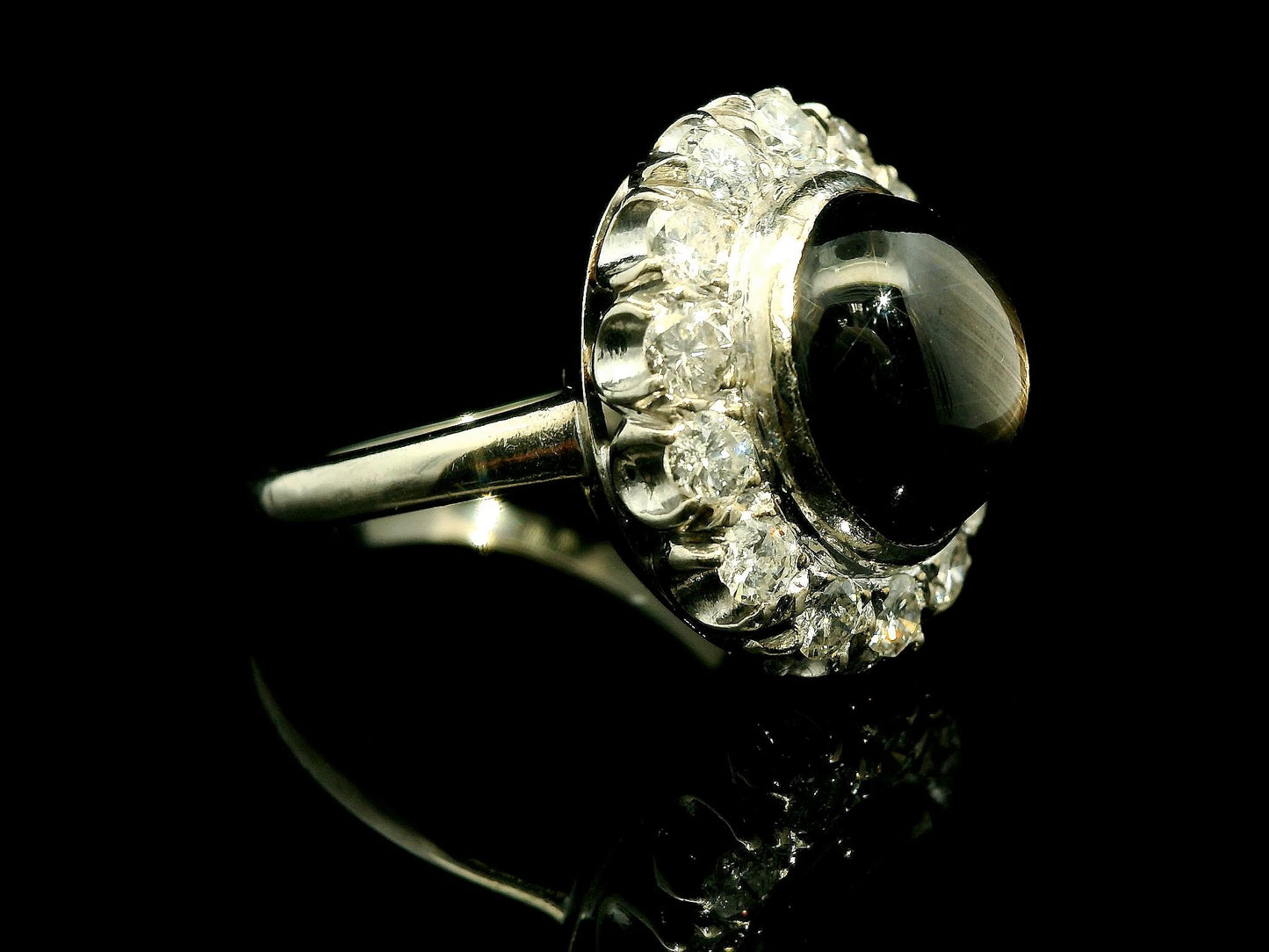 4.90ct. Star Sapphire & 0.42cttw. White Diamond Ring in 14k White Gold 5.75US
