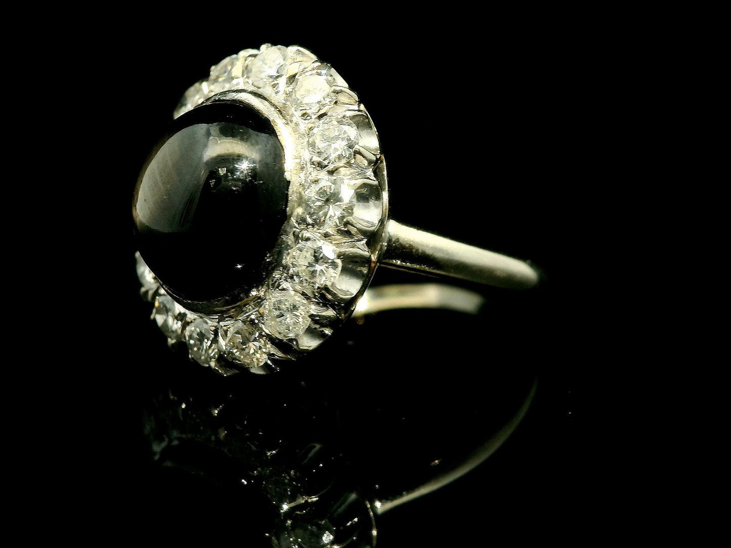 4.90ct. Star Sapphire & 0.42cttw. White Diamond Ring in 14k White Gold 5.75US