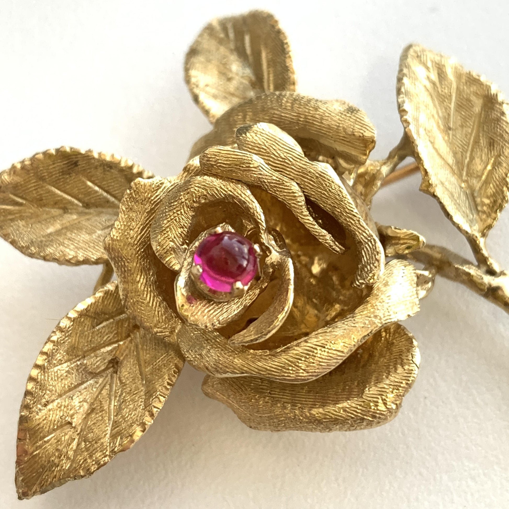 14K Yellow Gold Rose Brooch With Ruby 12.68g.