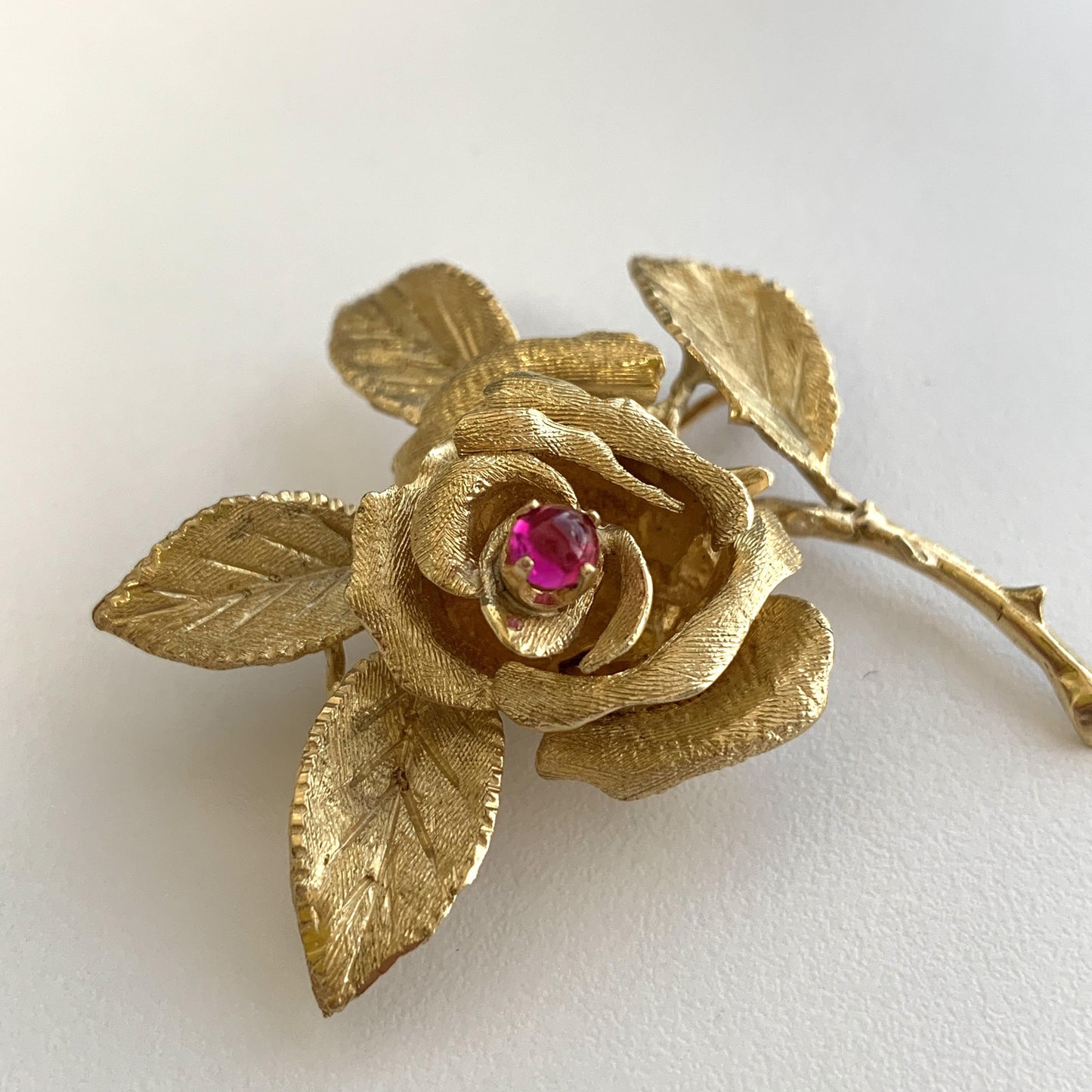14K Yellow Gold Rose Brooch With Ruby 12.68g.