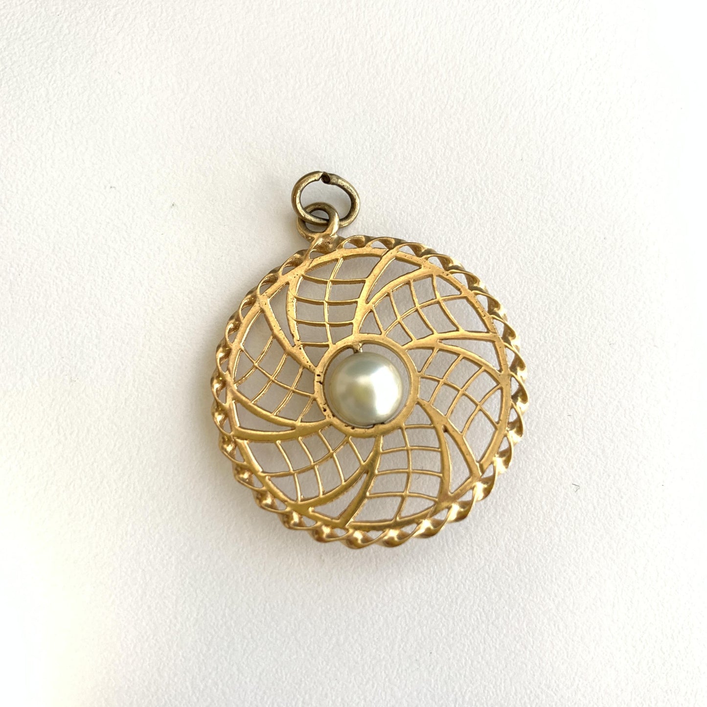 14K Yellow Gold Pendant With Pearl 3.29g