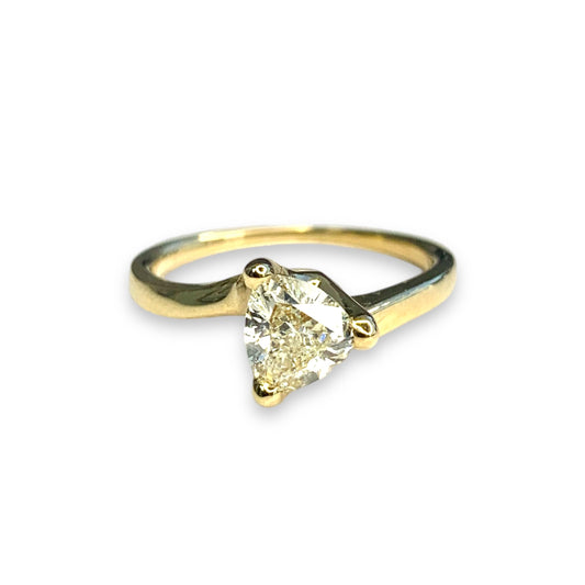 0.76 ct. White Trillion Diamond Ring in 14K Yellow Gold 6.25US