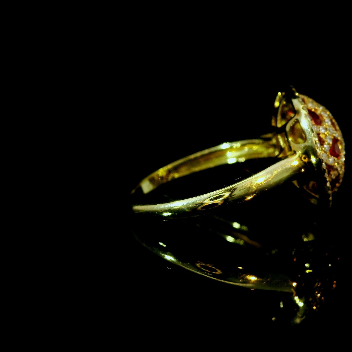 0.90cttw. Ruby & 0.60cttw. White Diamond Coctail Ring in 14k Yellow Gold 6.5US