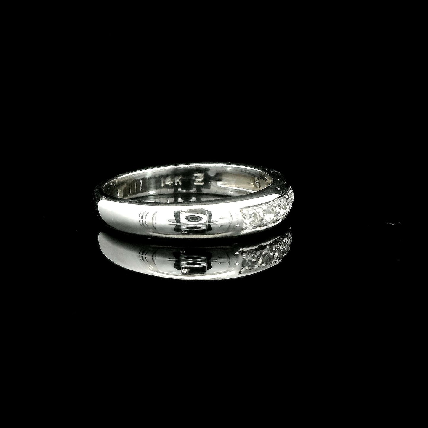 0.22cttw. White Diamond Channel Set Ring in 14k White Gold 3.35g. 6.5US