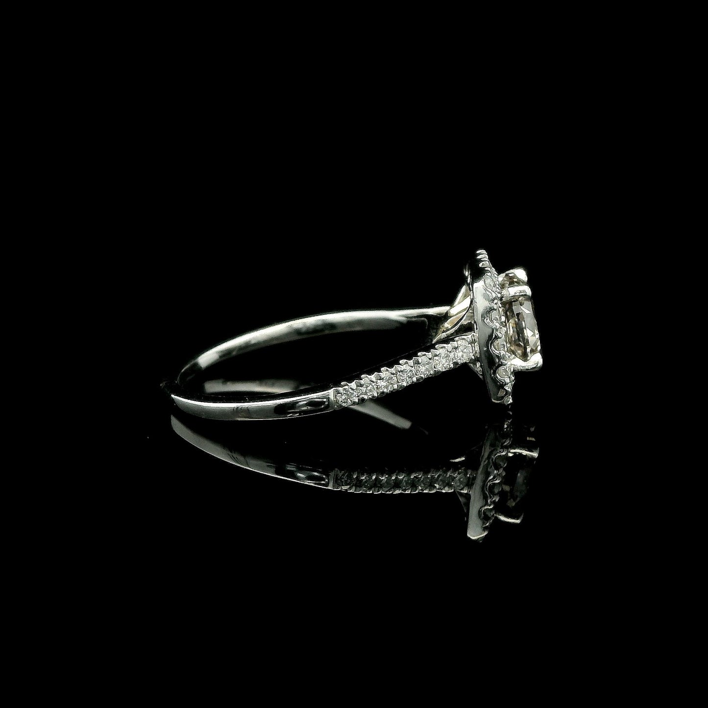 1.26 Fancy Pinkish Brown Diamond Enganement Ring in Platinum 6US 4.72g.
