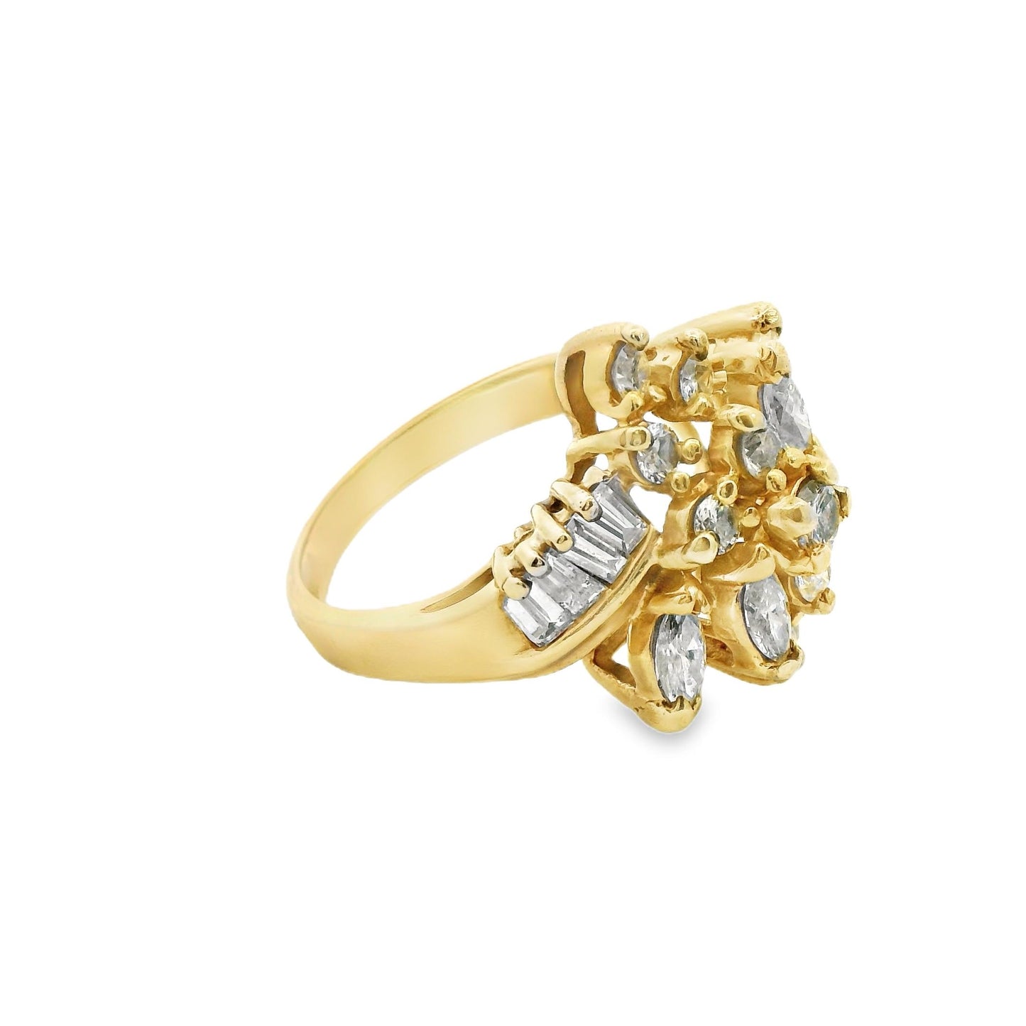 Vintage White Diamond Cluster Ring in 14k Yellow Gold 6.75US 6.11g.