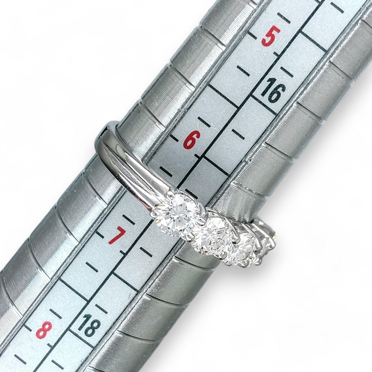 1.00 cttw Diamond Band Ring in 18K White Gold 6.5 US 3.3g