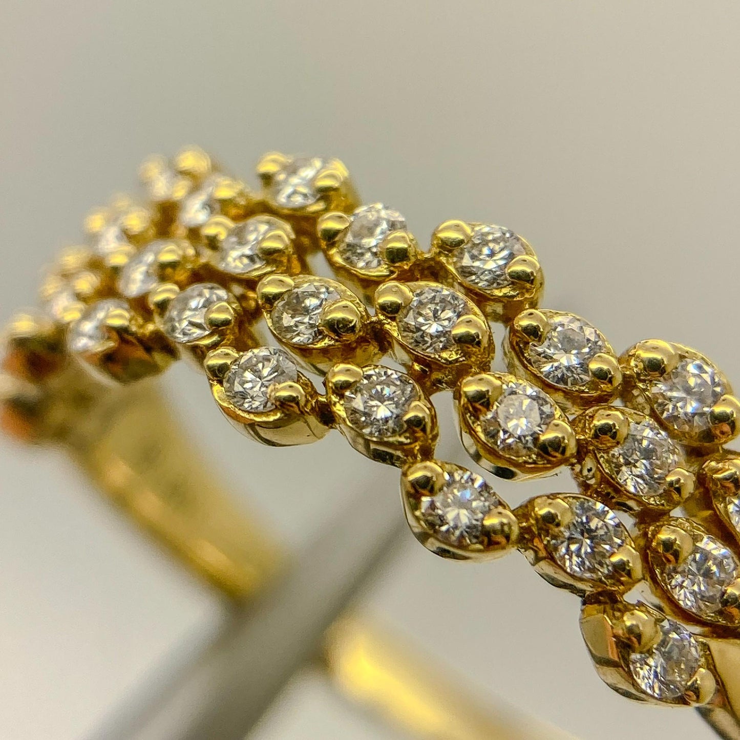0.33 cttw White Diamond in 18K Yellow Gold Ring 7.5 US 3.1g