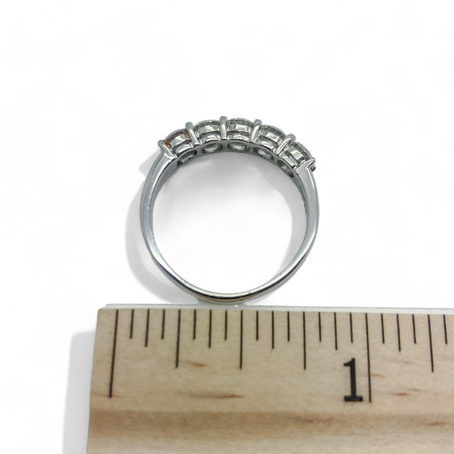1.00 cttw Diamond Band Ring in 18K White Gold 6.5 US 3.3g