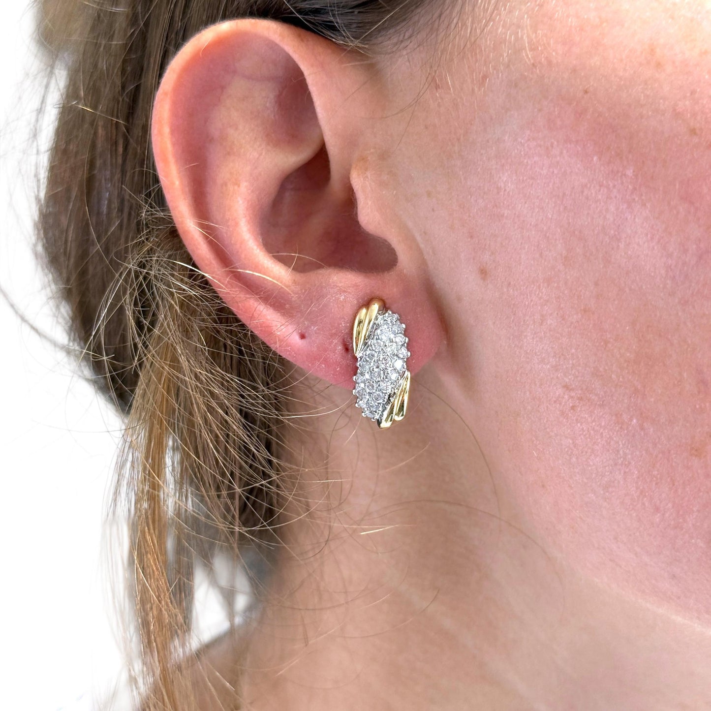 1.32cttw. White Diamond Vintage Earring in 14k Two Toned Gold 6.28g.