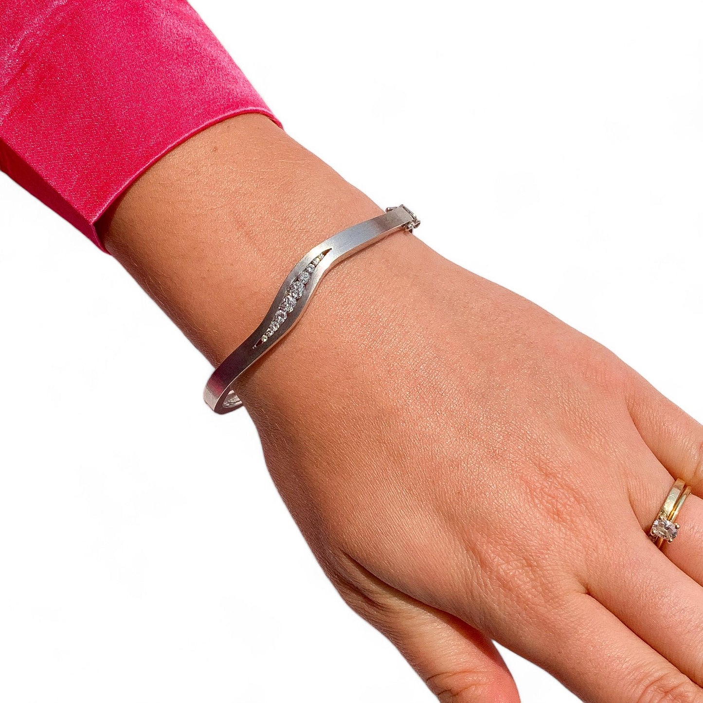 0.85 cttw White Diamonds Bangle Bracelet in 14K White Gold