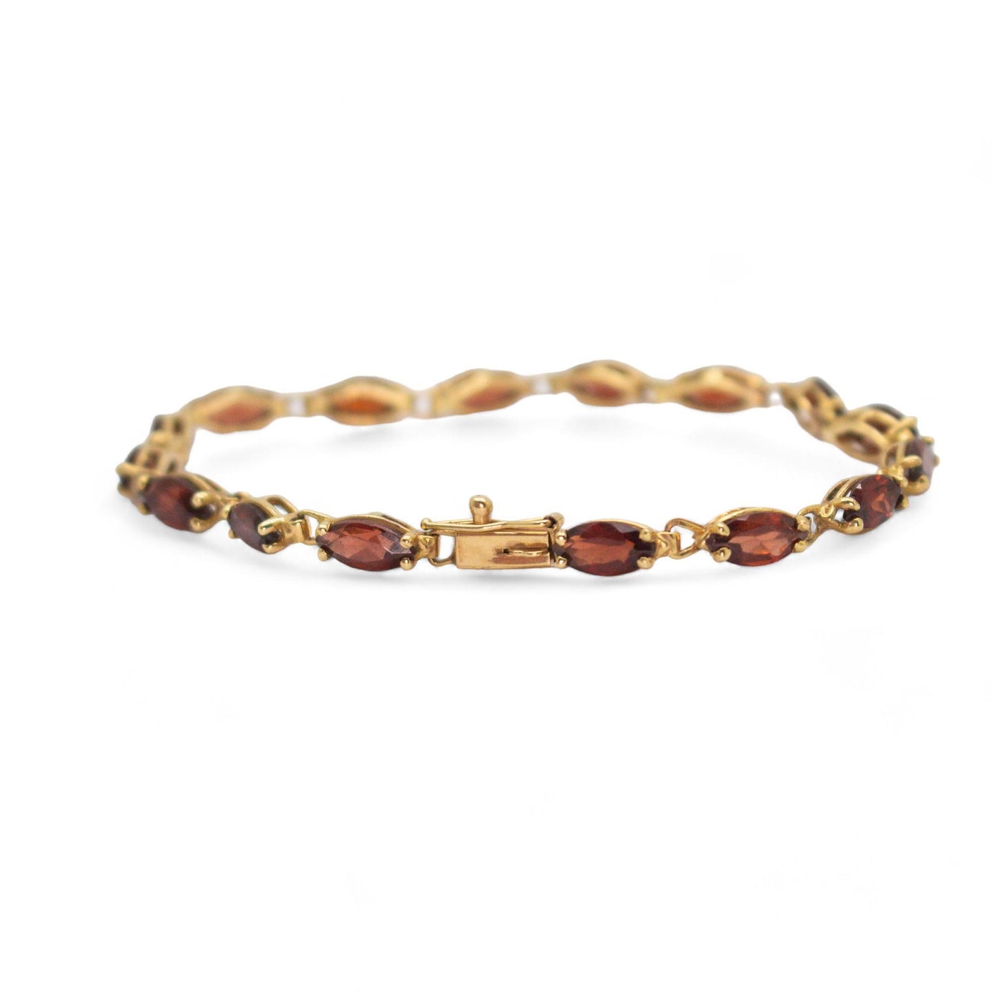 Vintage 7.80 cttw. Oval Garnet Bracelet in 14k Yellow Gold