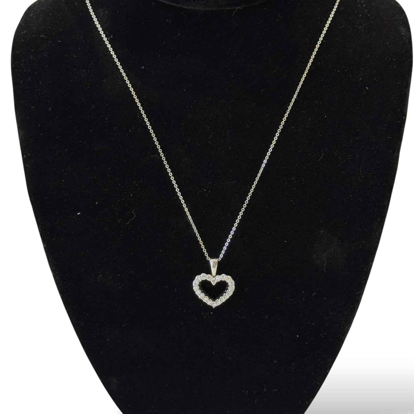 0.70cttw. White Diamond Heart Shape Pendant Necklace in Platinum 5.76g.