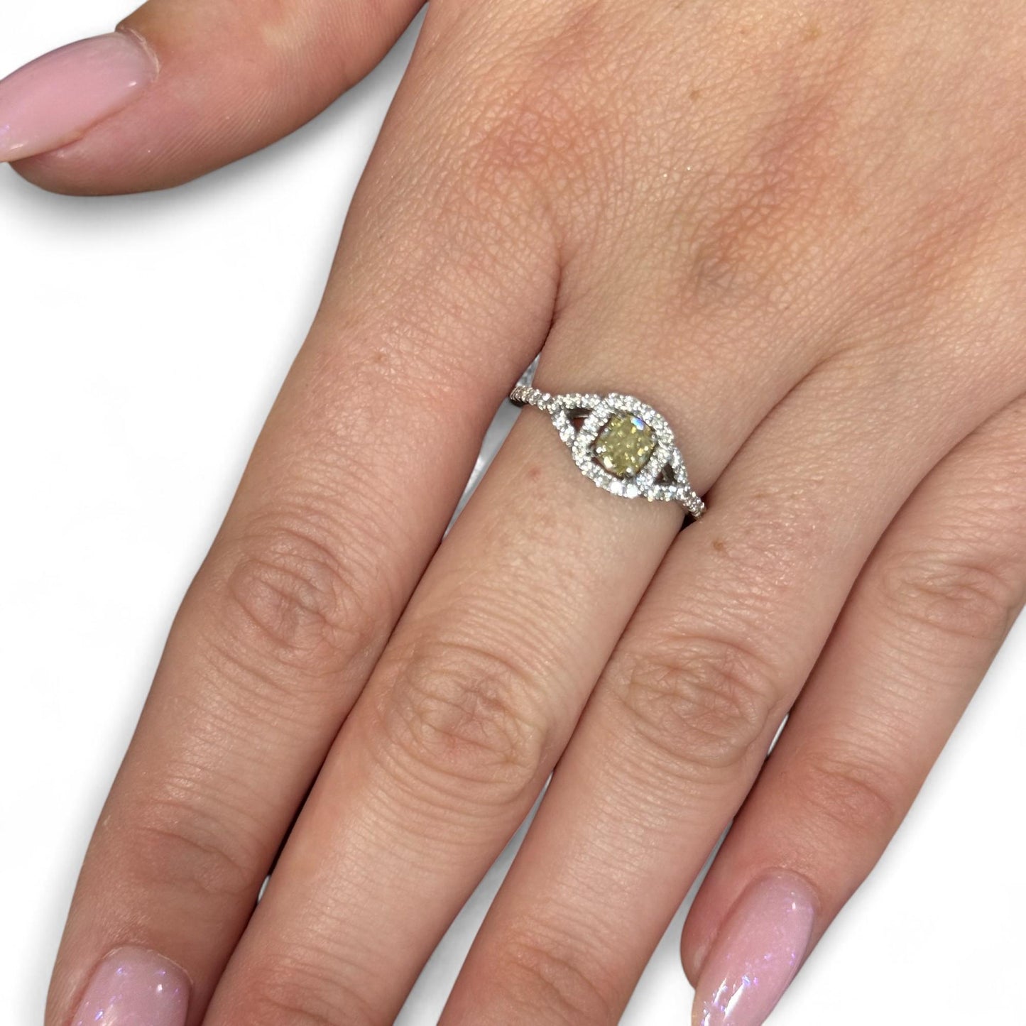 1 cttw. Diamond Evil Eye Ring in 18k White Gold 6.5US 2.91g.