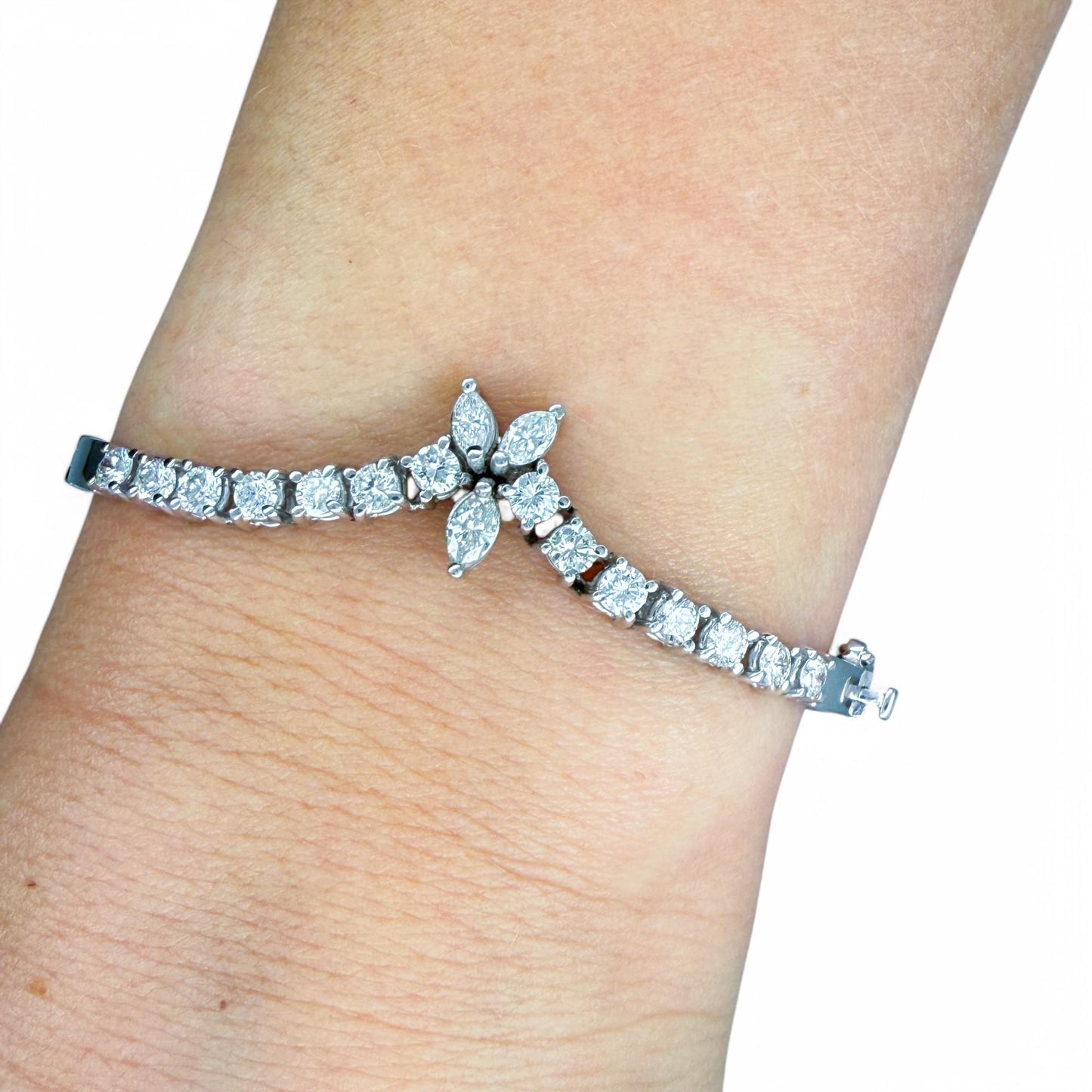2.00 cttw. White Diamond Bangle Bracelet in 18k White Gold 18.15g