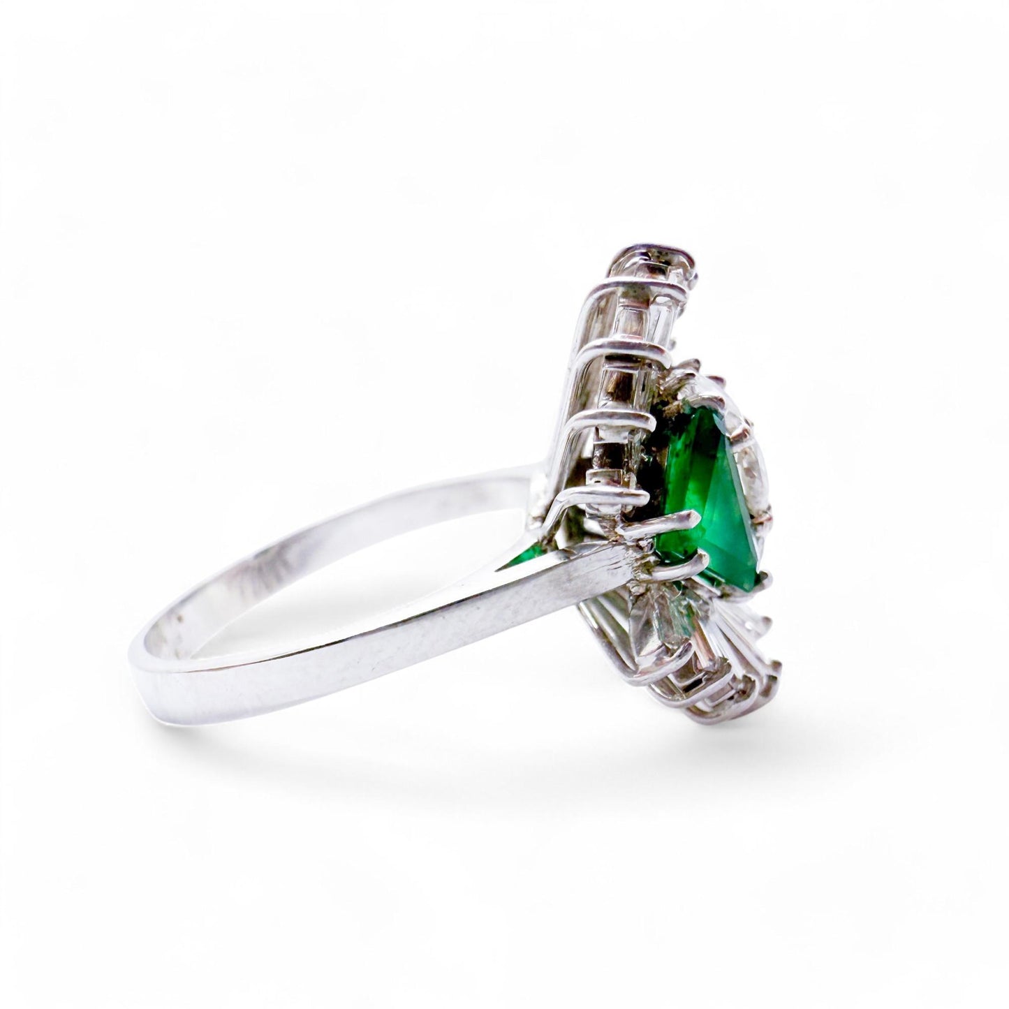 0.44 cttw. Green Emerald & 0.52 cttw. White Diamonds Balerina Ring in 18k 5.75US