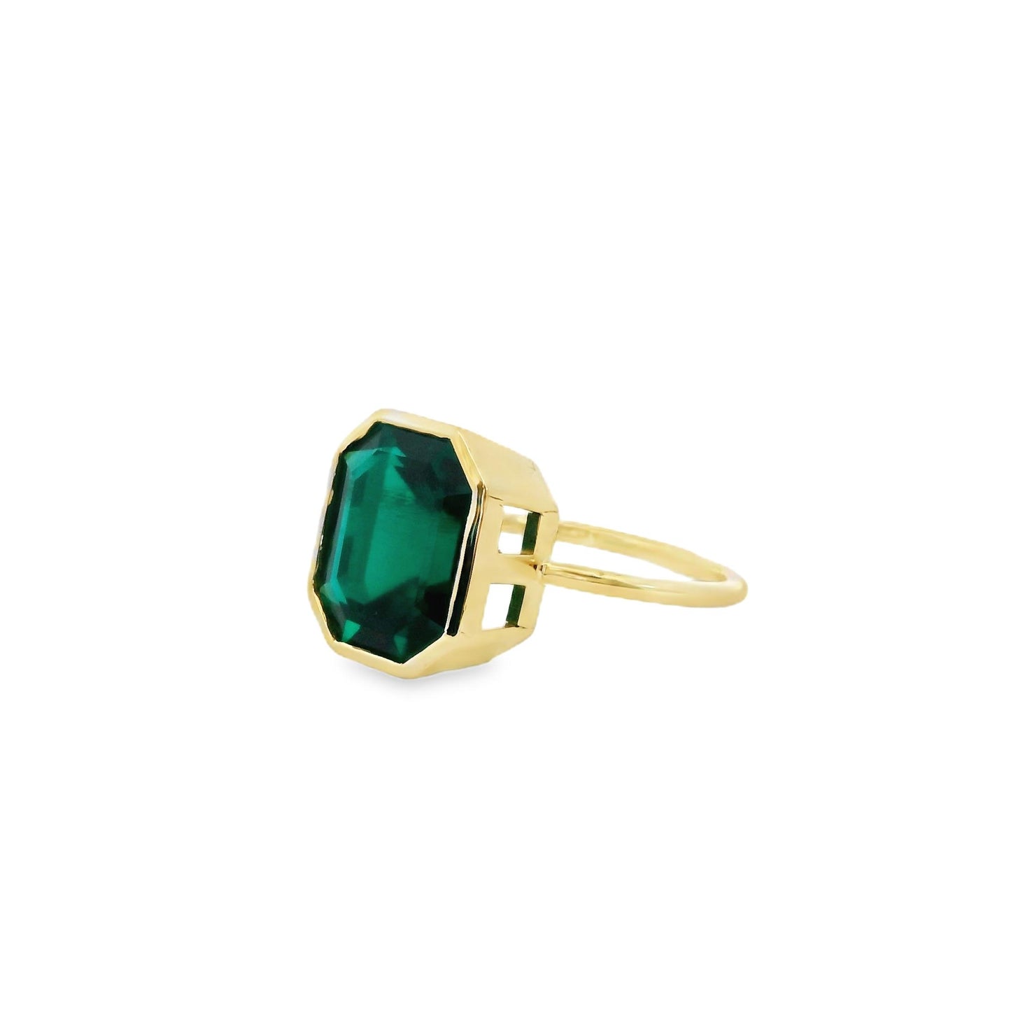 4.86 ct. Green Emerald Bezel Set Ring in 14k Yellow Gold 6.5US 3.95g.