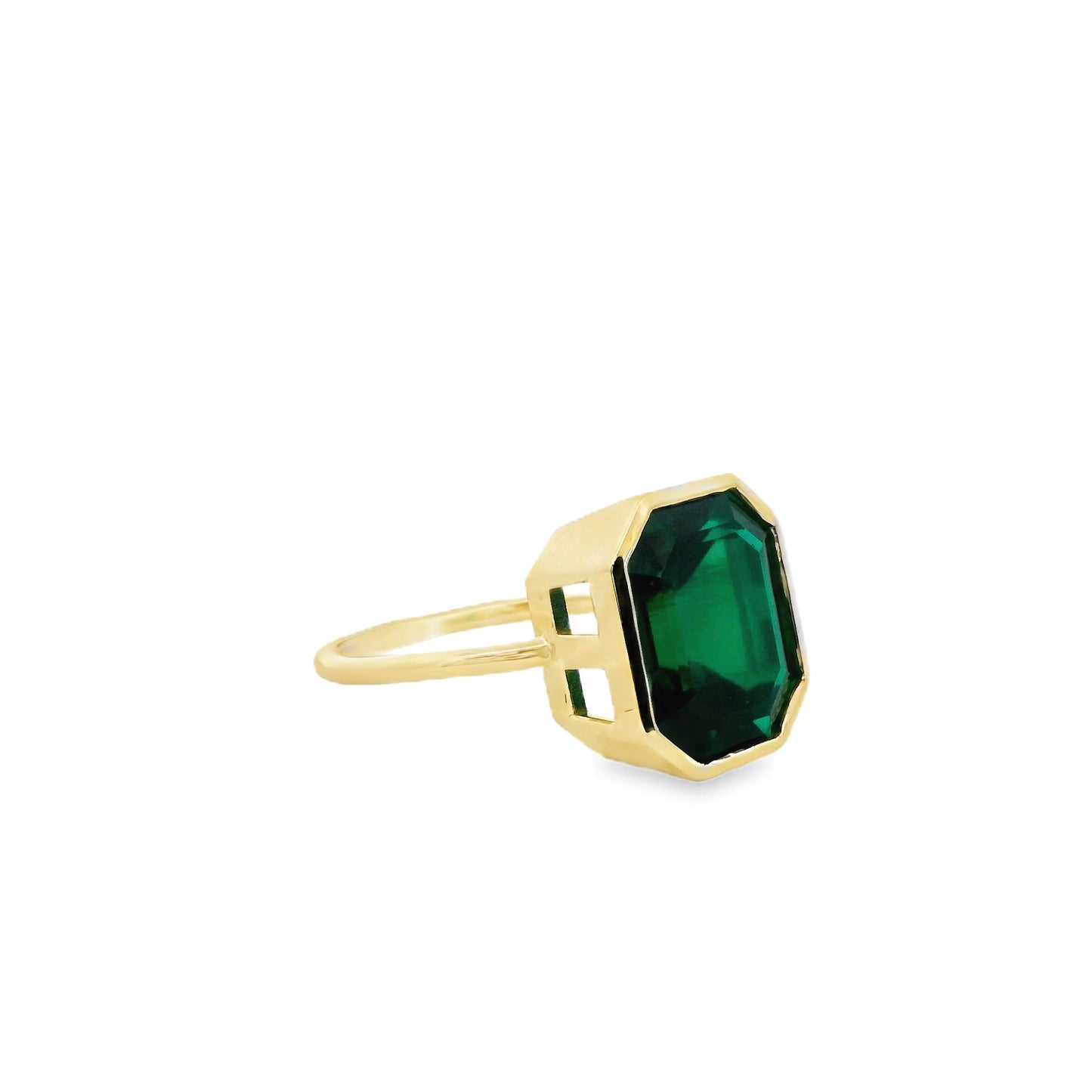 4.86 ct. Green Emerald Bezel Set Ring in 14k Yellow Gold 6.5US 3.95g.