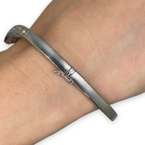 Diamond v Bangle Cuff Wishbone Bracelet in 18k White Gold