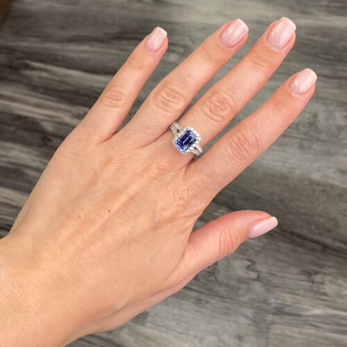 3.23CT BLUE SAPPHIRE( No Heat, Ceylon, Sril Lanka) & DIAMOND HALO RING