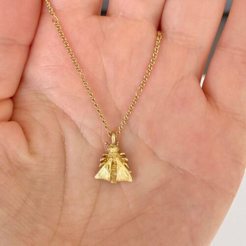 Gucci Le Marché Des Merveilles 18k Gold Bee Pendant