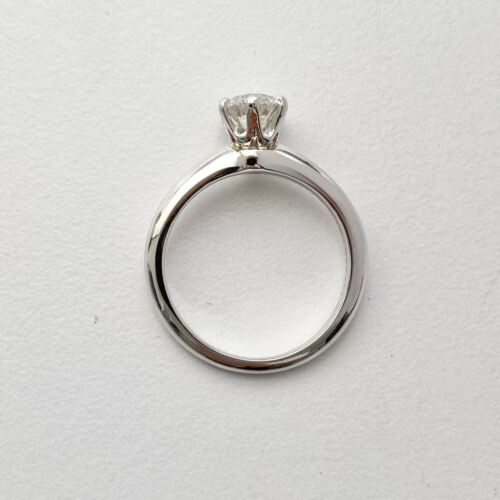 Tiffany & Co 0.70ct Round Diamond Solitare Engagment Ring in Platinum