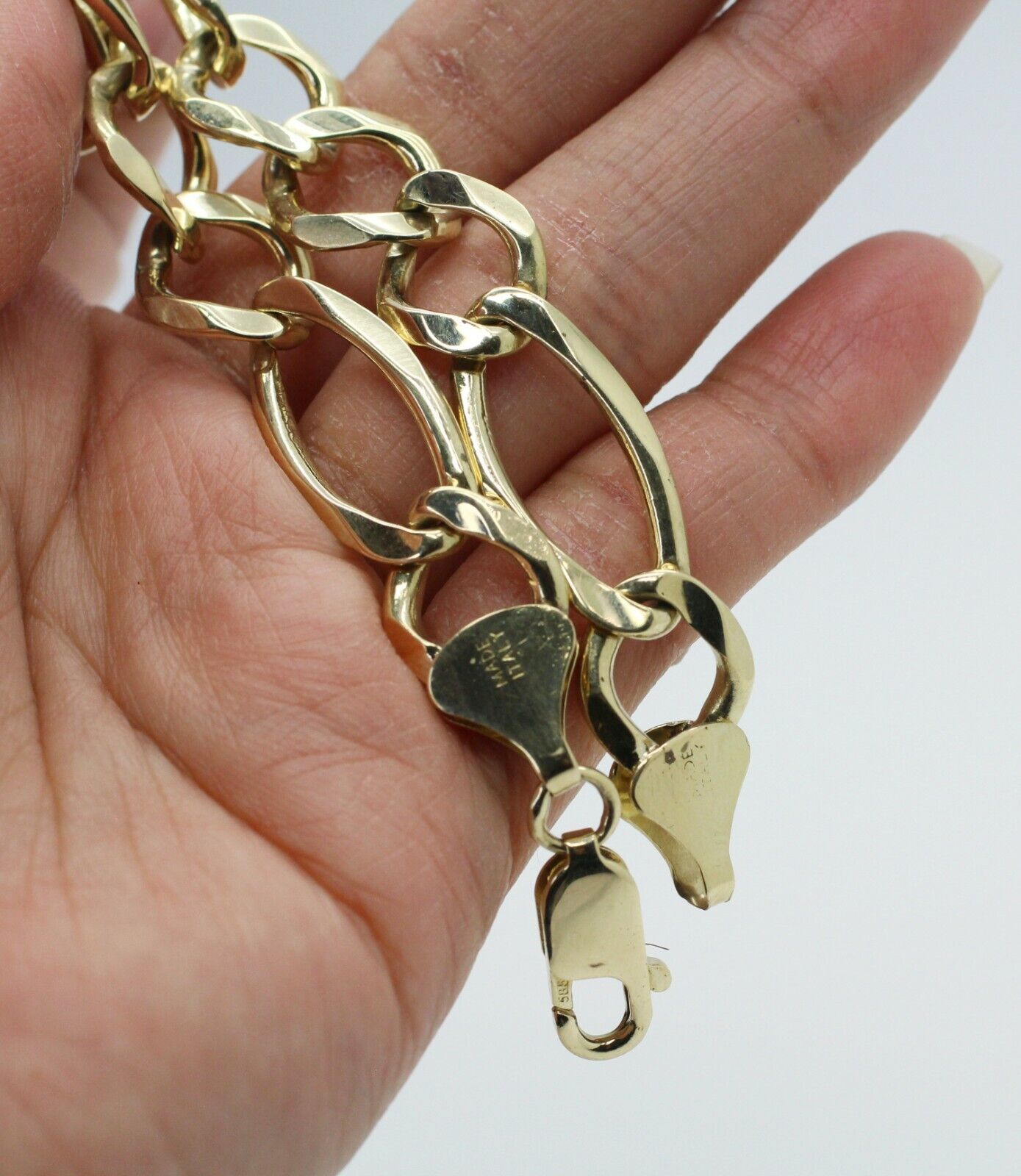 Hollow Figaro Link Chain Bracelet in 14k Yellow Gold 27.8grs