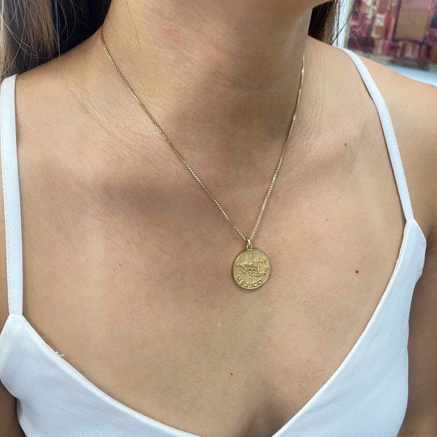 Vintage 18k Gold Round Mexico 1968 Aztec Mayan Sun Calendar Pendant Necklace