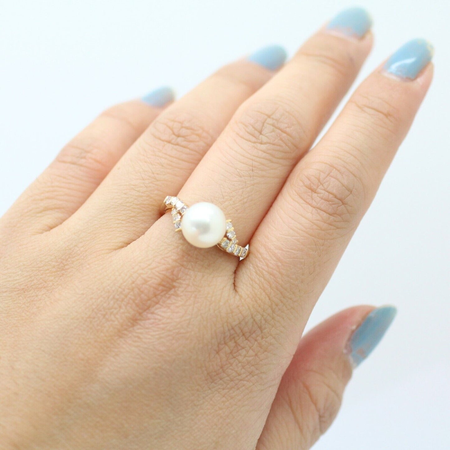 Pearl and Diamonds Engagement Ring in 14k Yellow Gold 7us