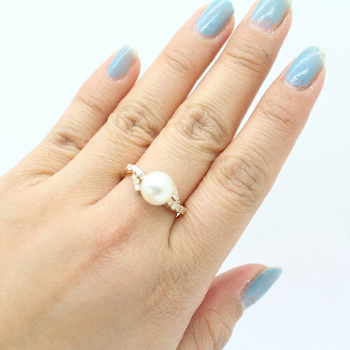 Pearl and Diamonds Engagement Ring in 14k Yellow Gold 7us