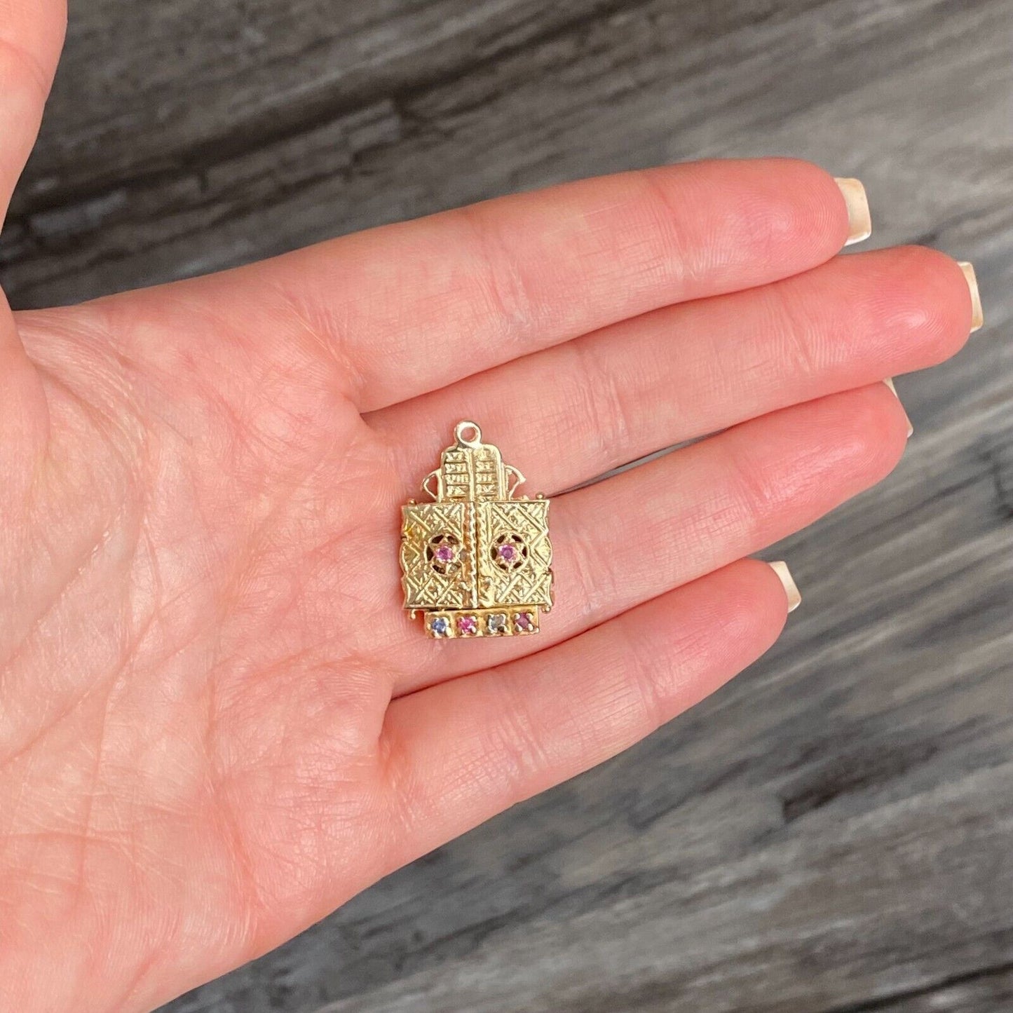 14k Yellow Gold Torah Ark Pendant With David's Star Locket Jewish