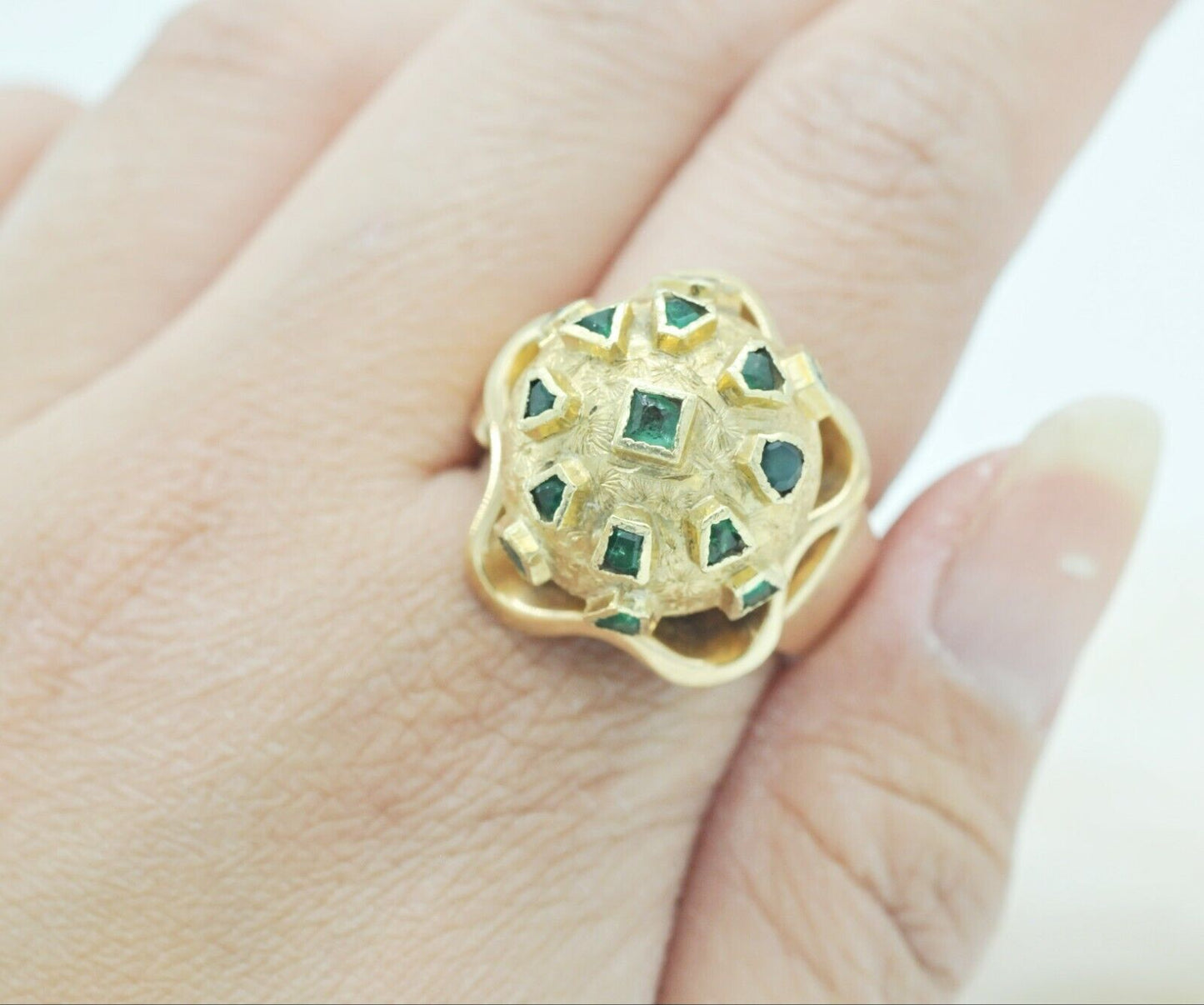 Vintage Ball Cluster Ring With Emerald Gemstone in 14k Yellow Gold 8us