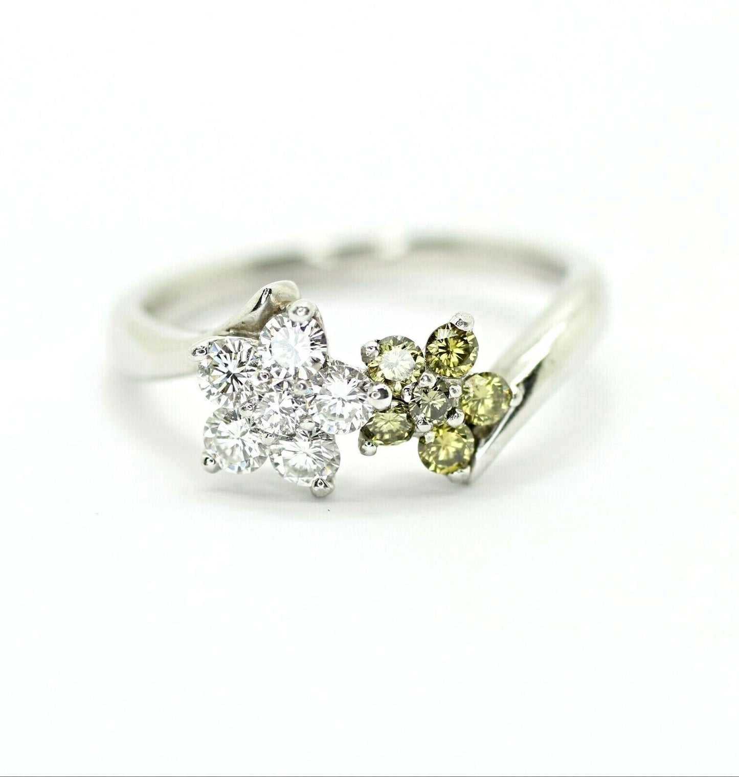 Double Flower Diamonds and Citrine Stone Elegant Ring in Platinum 9us