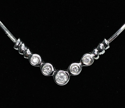 Diamond Bar Curved v-Pendant  Necklace in 14kl White Gold  16"