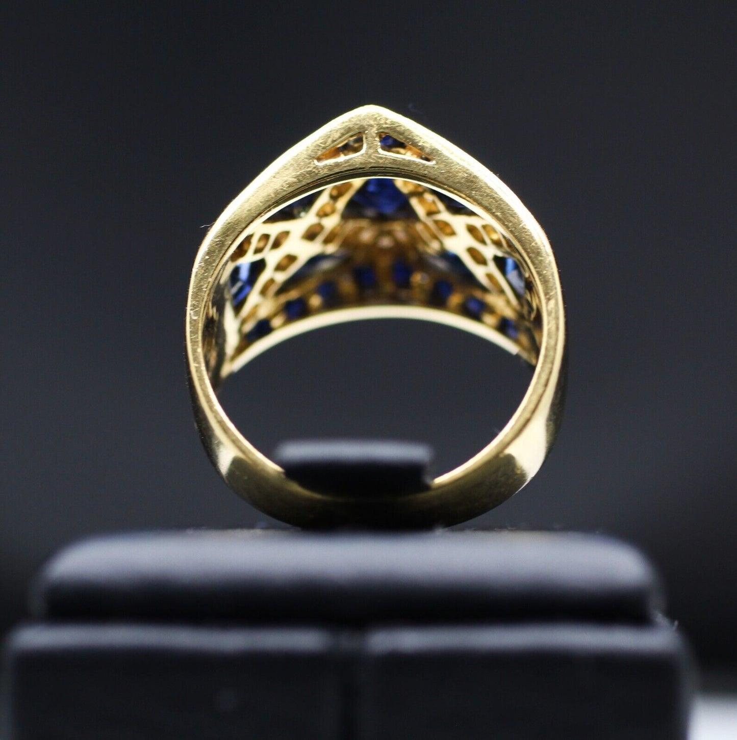 Le Vian Blue Sapphire Diamond Coctail Ring in 18k Yellow Gold