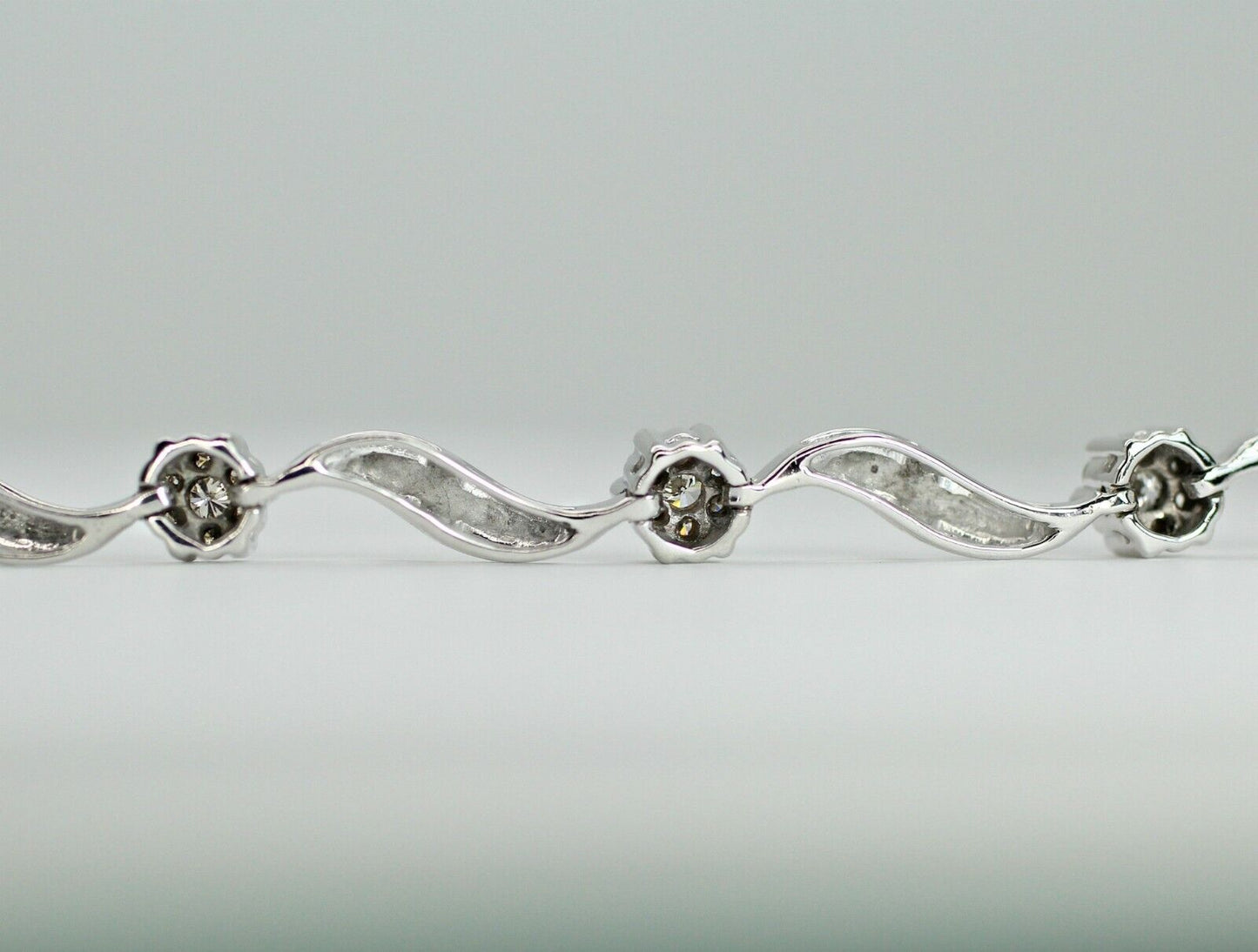 14k White Gold Lady’s Diamond Bracelet 0.75ctw H-I Vs2-Si1 7” With Appraisal
