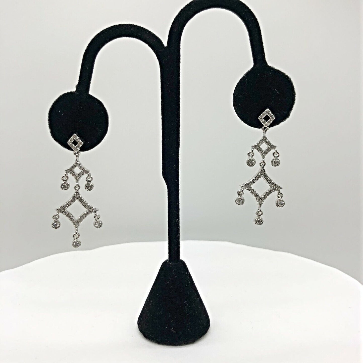 14k White Gold Diamonds Chandelier Earrings