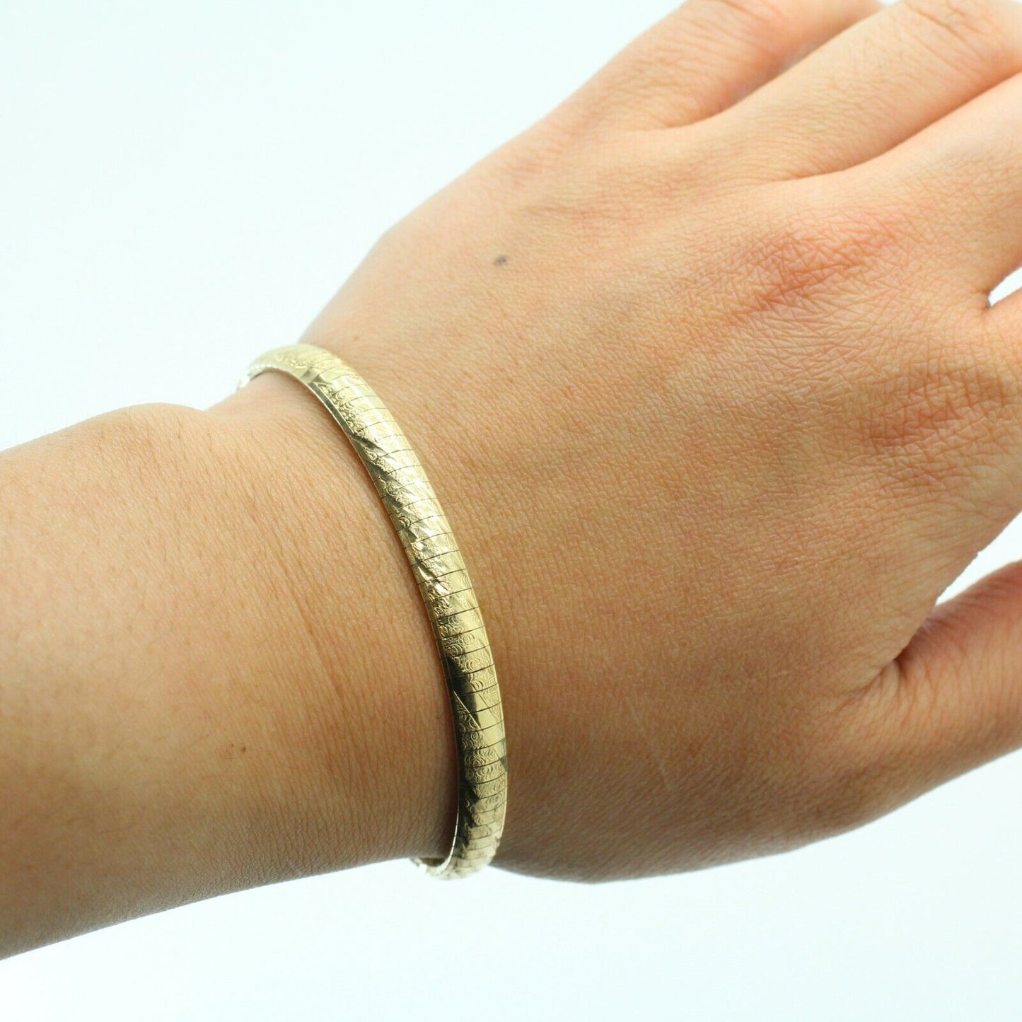 Elegant 14k Yellow Gold Italy Aurafin Domed Omega Style Bangel Bracelet 7"