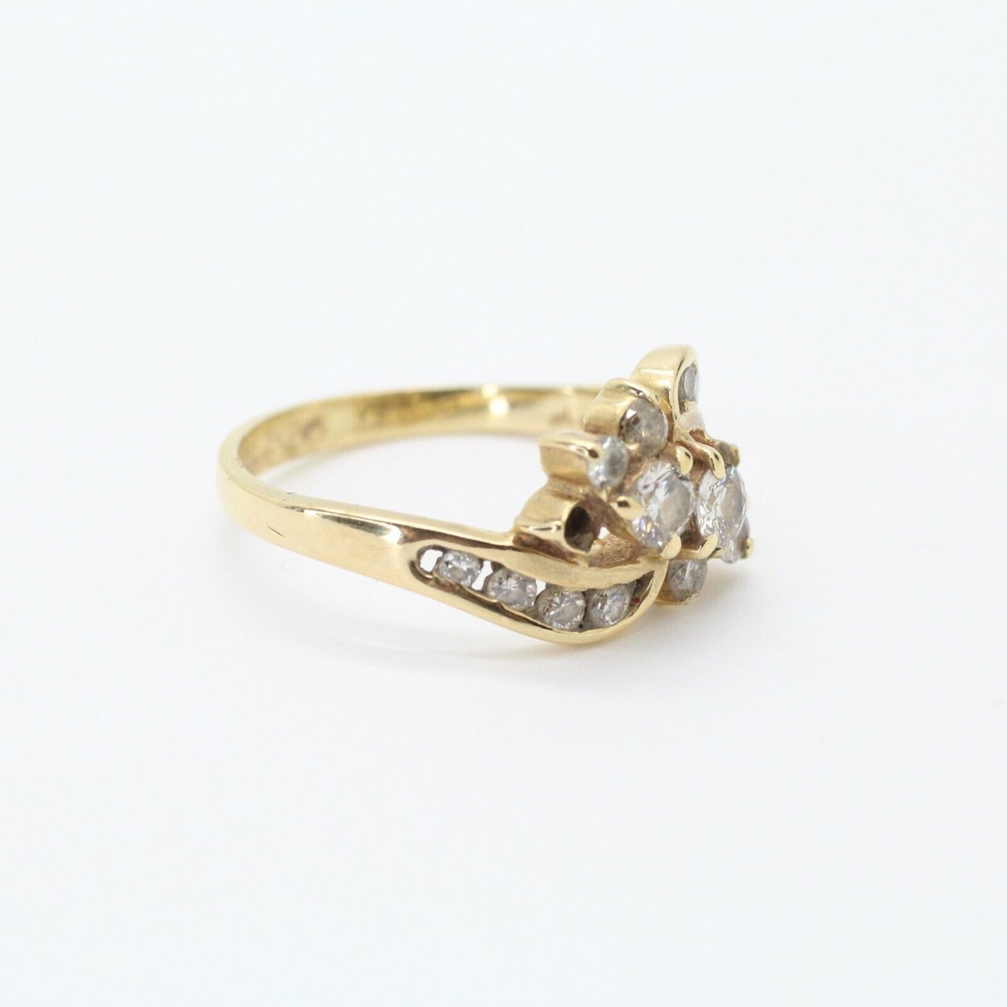 Vintage Round Diamonds Cluster Ring in 14k Yellow Gold 8us