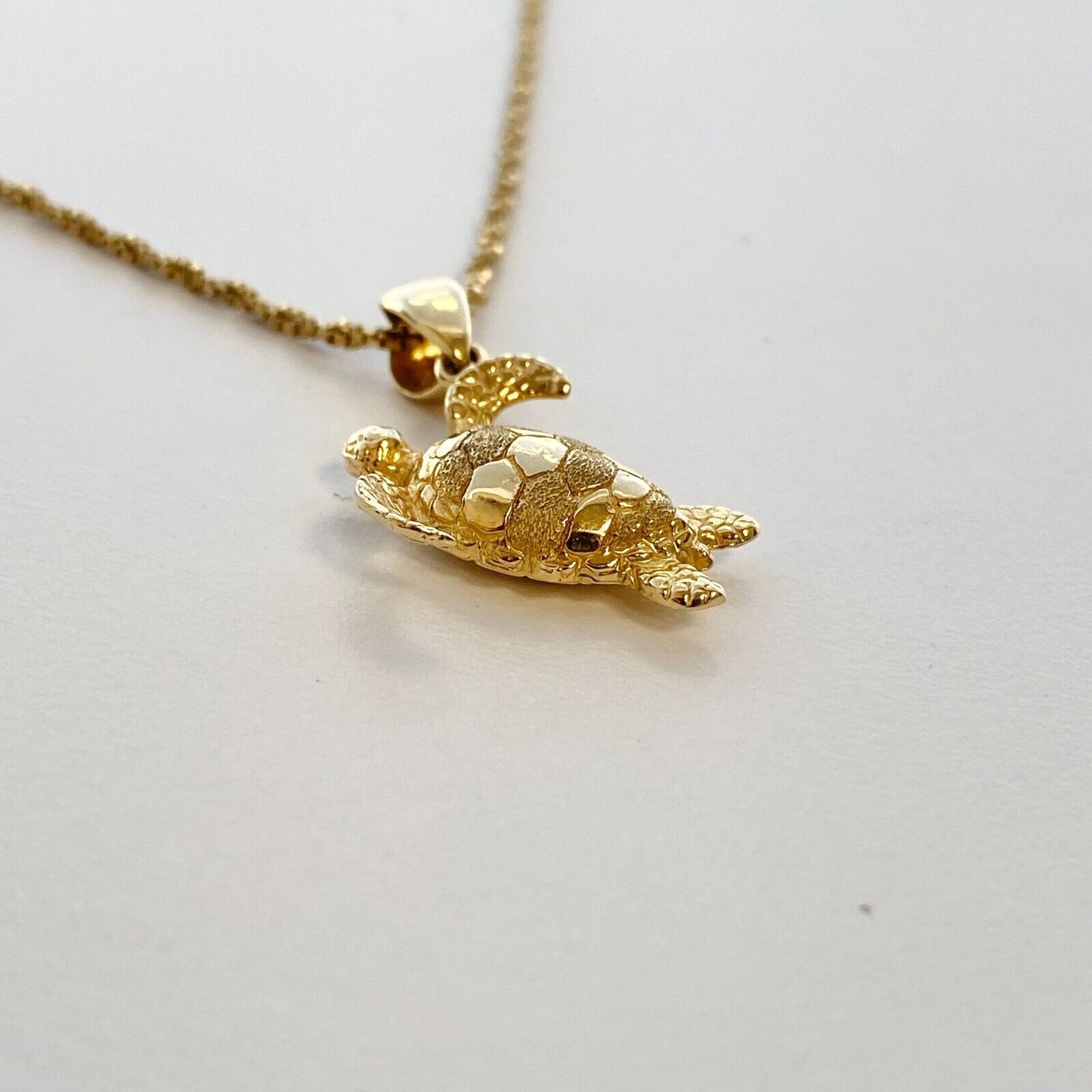 14k Yellow Gold Turtle Pendant With Chain