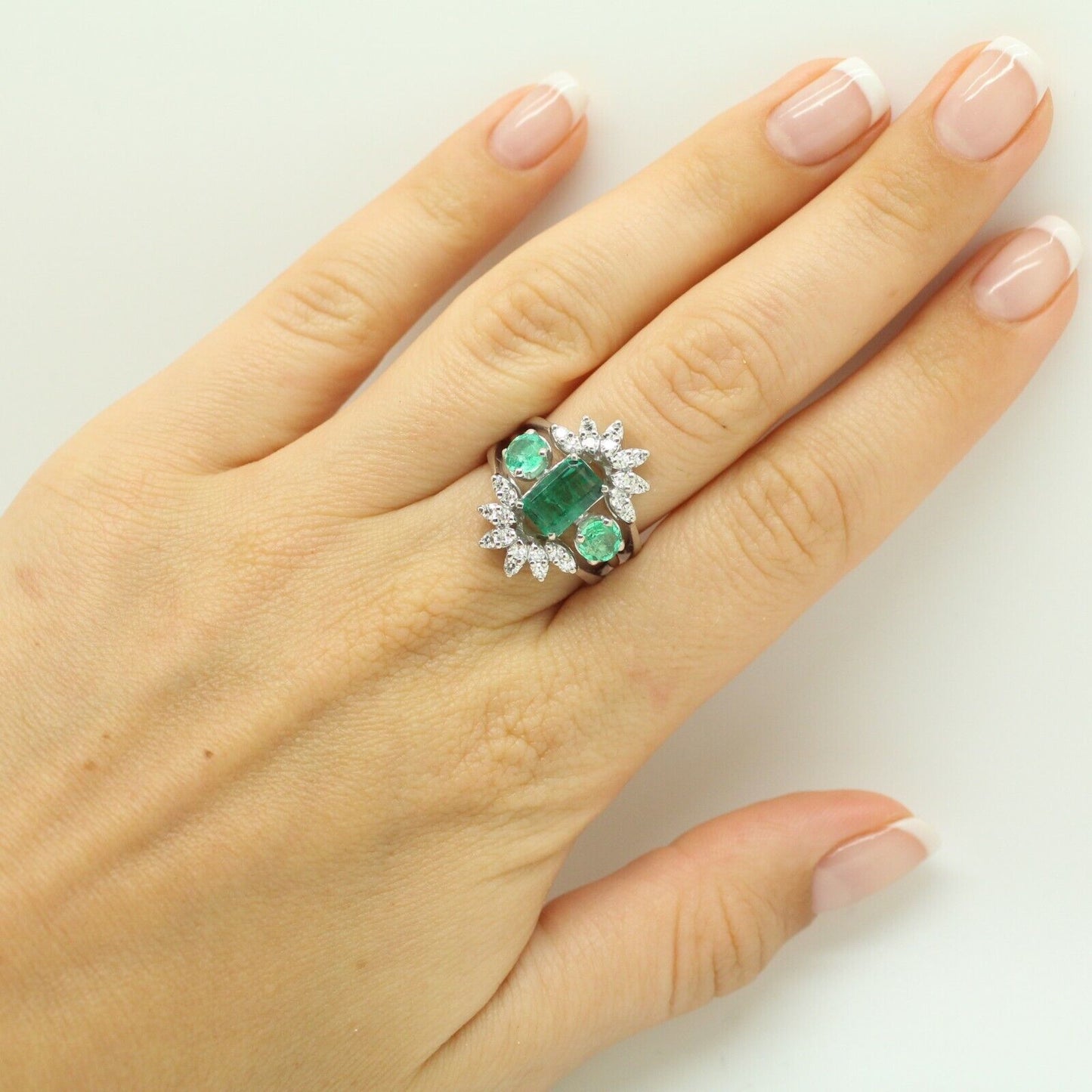 Vintage 14k White Gold Colombian Emerald & Diamond Ring 2.50ctw