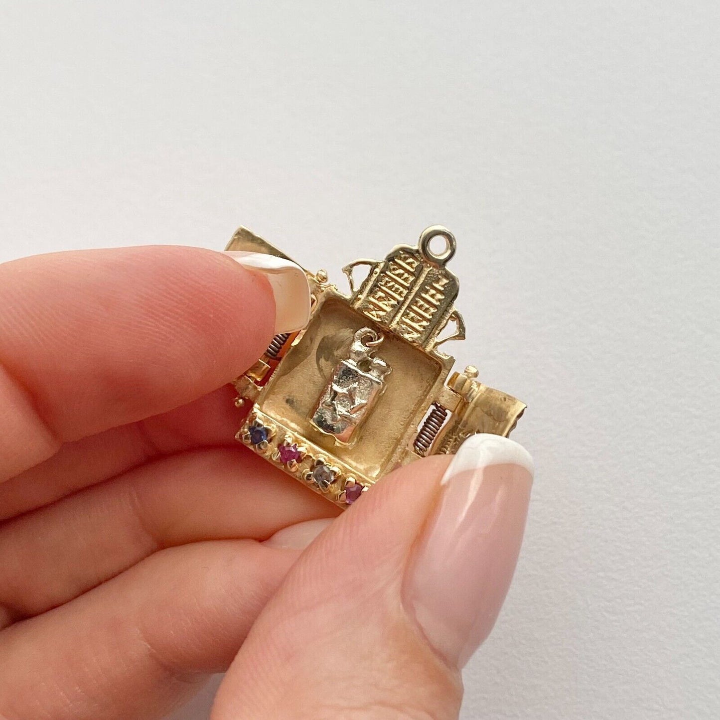 14k Yellow Gold Torah Ark Pendant With David's Star Locket Jewish