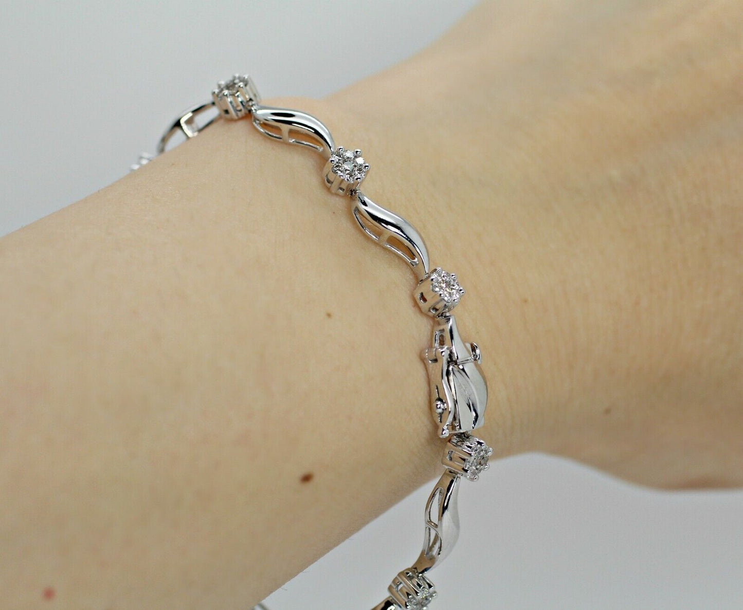 14k White Gold Lady’s Diamond Bracelet 0.75ctw H-I Vs2-Si1 7” With Appraisal