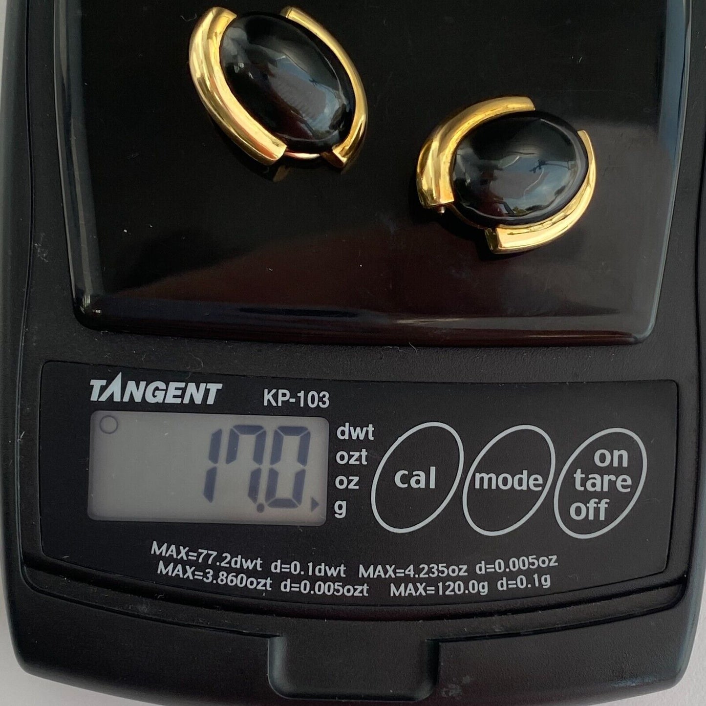 Gump's Vintage 18k Yellow Gold Black Jade Oval Clip on Earrings