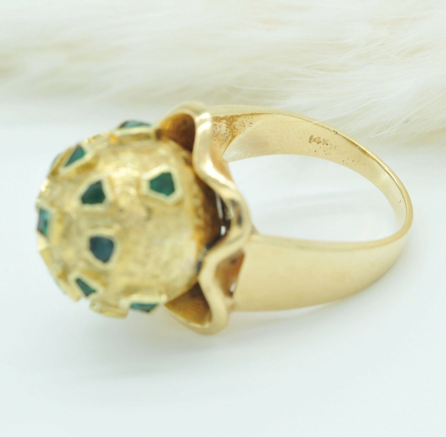Vintage Ball Cluster Ring With Emerald Gemstone in 14k Yellow Gold 8us