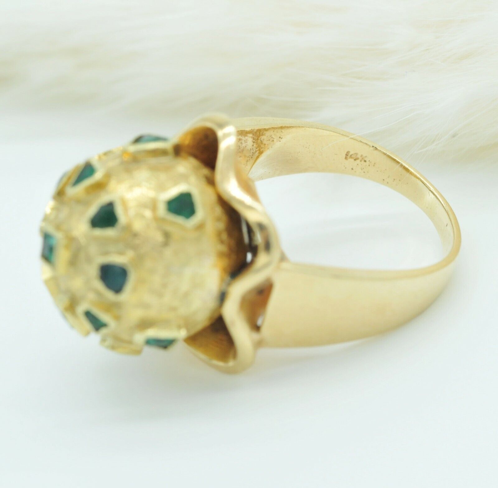Vintage Ball Cluster Ring With Emerald Gemstone in 14k Yellow Gold 8us