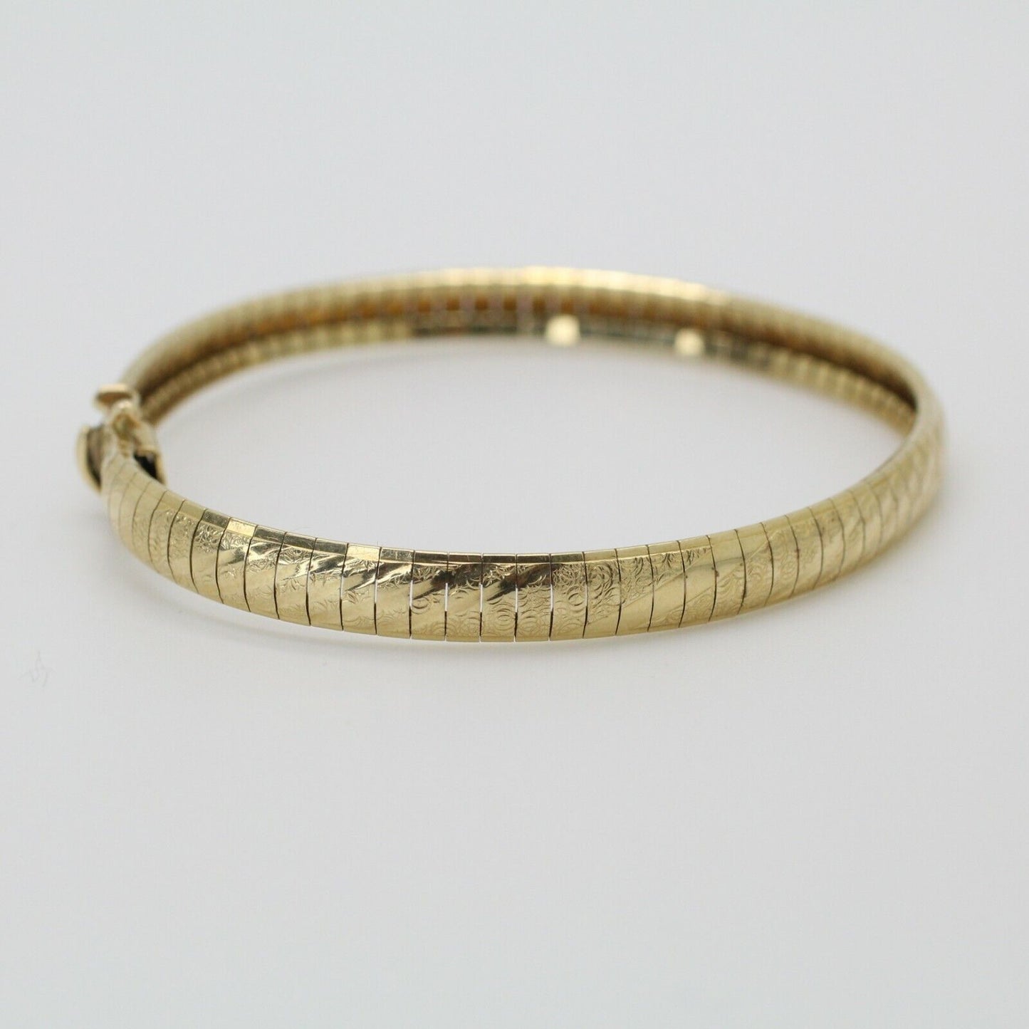 Elegant 14k Yellow Gold Italy Aurafin Domed Omega Style Bangel Bracelet 7"