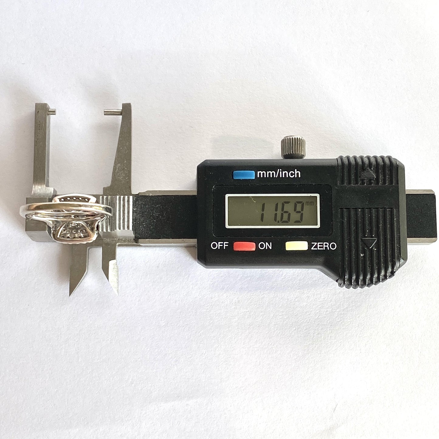 1.00 Ctw Diamond Cluster Ring 10K White Gold 4.07G