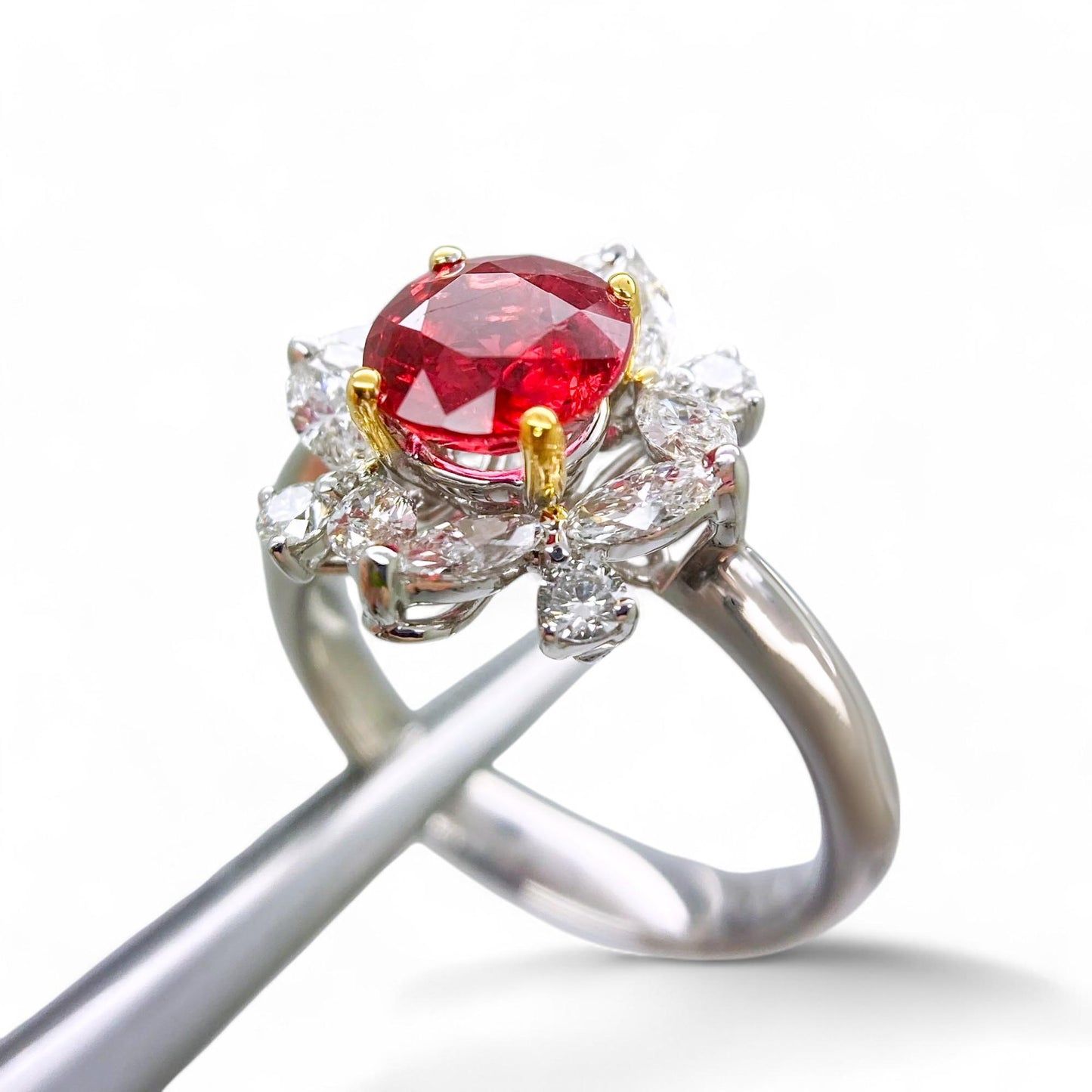 1.57 ct Red Spinel & 1.0 cttw White Diamond Ring in 18K White Gold 6.25US 5.5g